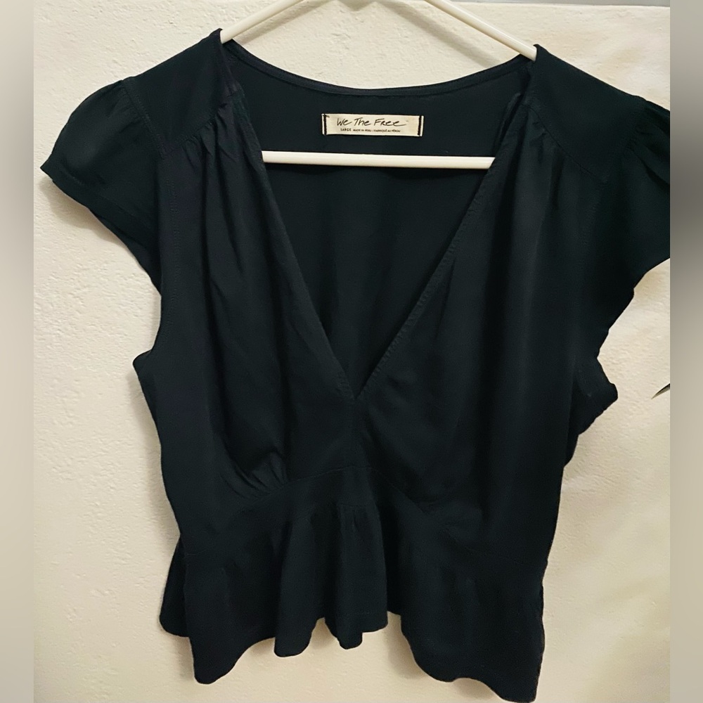 We The Free" Black blouse V-neck L